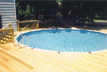 round pool built off back of house